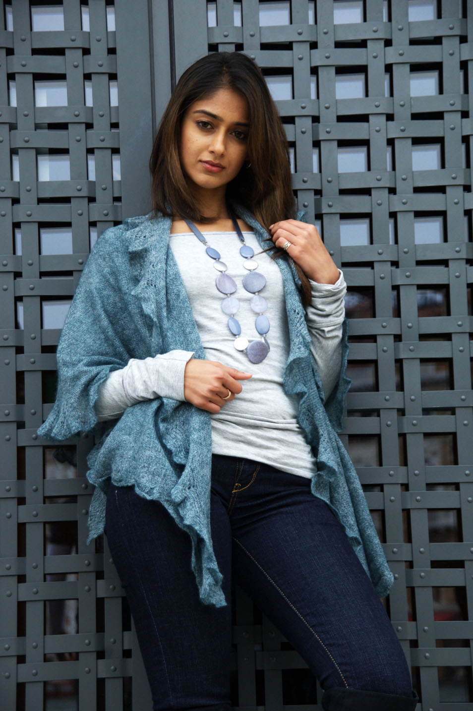 Ileana Hot Stills Photos in Nen...